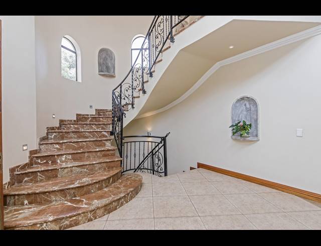 5 BEDROOM HOUSE SOLD IN BRYANSTON